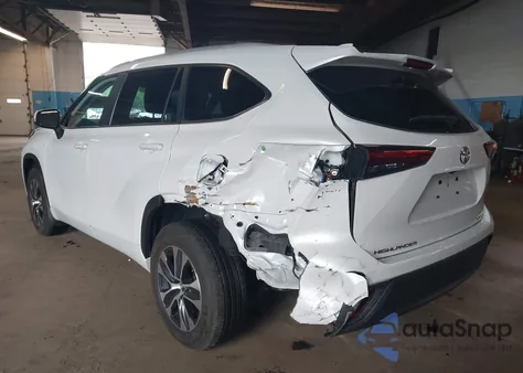 2023 Toyota Highlander Xle z USA, uszkodzony, nr VIN 5TDKDRBH9PS039746